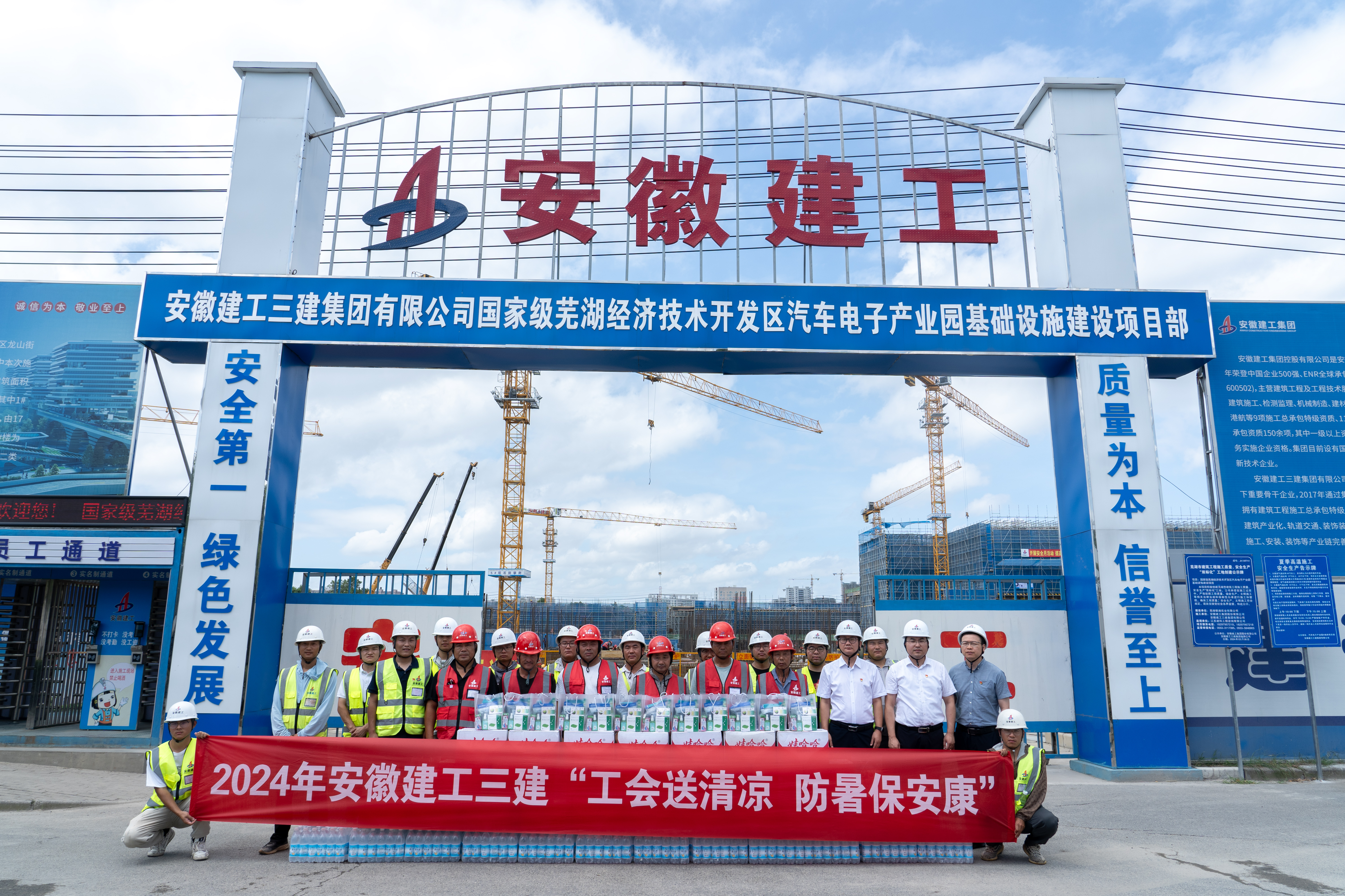 NIC02488.jpg NIC02488.jpg